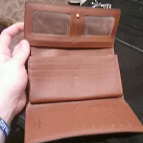 Louis Vuitton women's walley - Picture 2 of 4